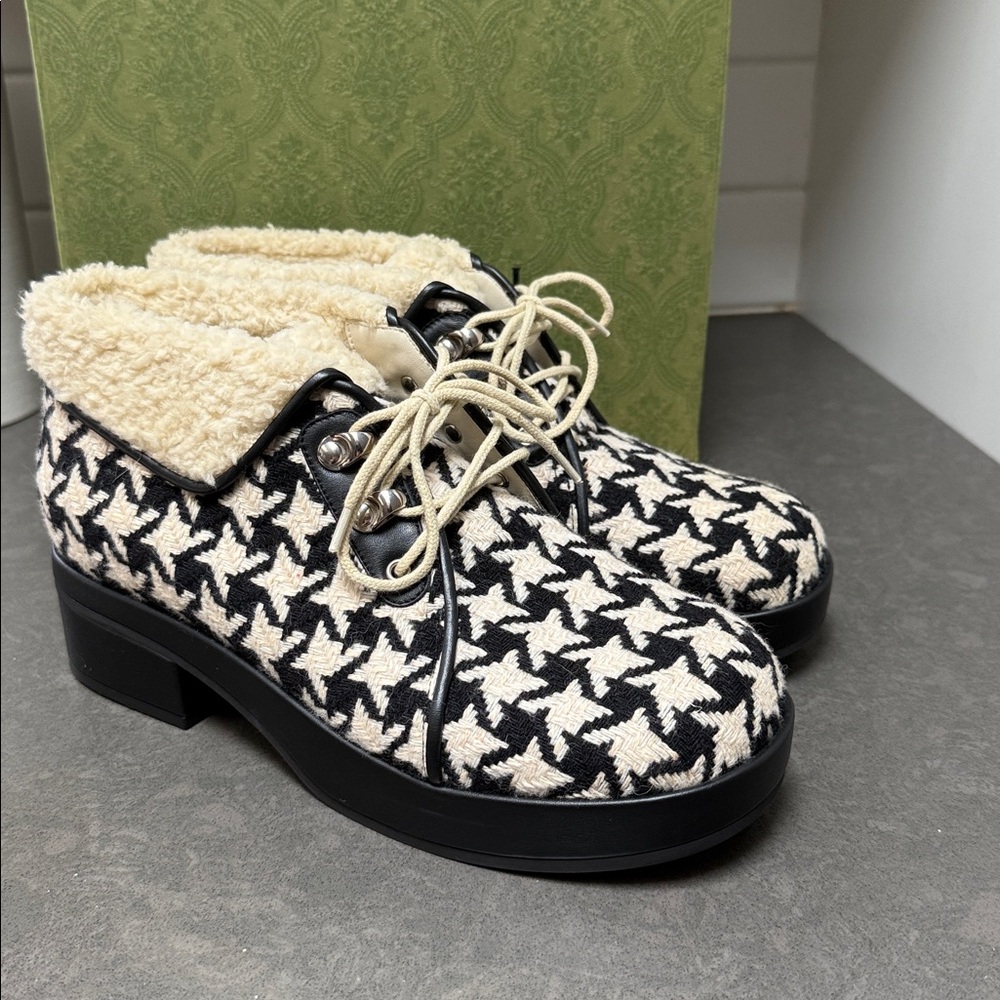 Gucci Shearling Hounstooth Lace Up Ankle Boots size 38 NIB